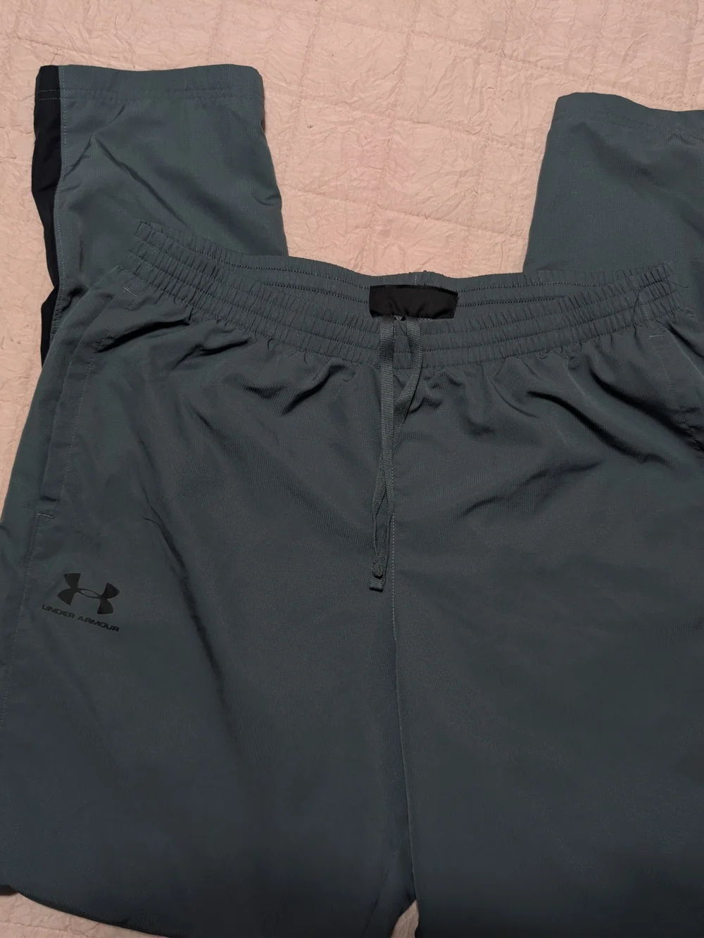 Under Armour Slate Gray Men's Athletic Pants with Drawstring